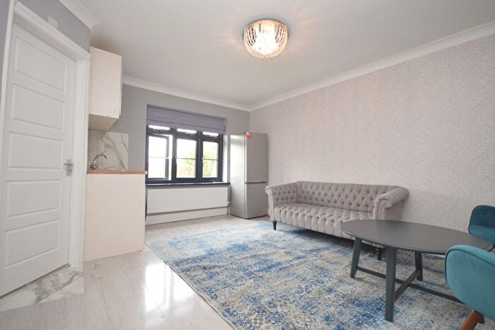 1 Bedroom Flat To Rent In Wincanton Gardens, Ilford, IG6