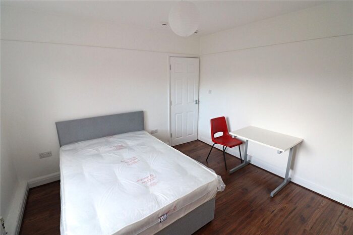 Garage / Parking To Rent In Briarwood Close, London, NW9