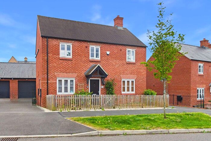 3 Bedroom Detached House For Sale In Hexham Street, Towcester, NN12
