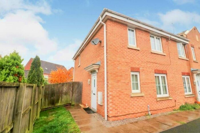 3 Bedroom Semi-Detached House To Rent In Sargeson Road, Armthorpe, Doncaster, South Yorkshire, DN3