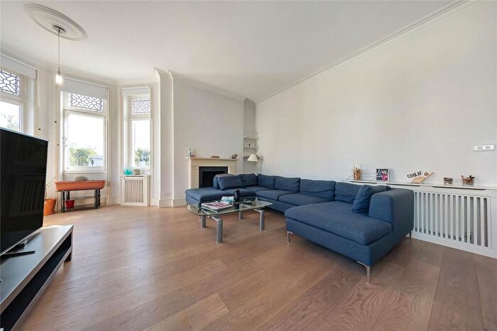 3 Bedroom Apartment To Rent In Hamilton Terrace, London, NW8