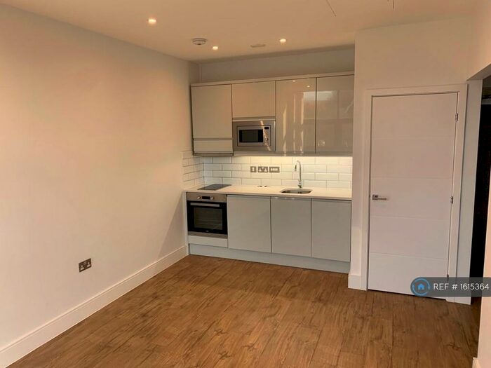 1 Bedroom Flat To Rent In Wardour Place, Slough, SL1