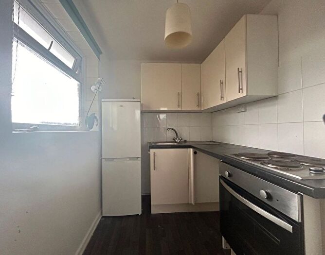 1 Bedroom Flat For Sale In Barnsdale Road, Anstey Heights, Leicester, LE4