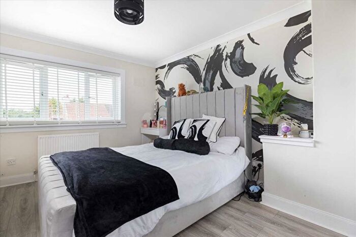 3 Bedroom End Of Terrace House For Sale In Glentarbert Road, Rutherglen, Glasgow, G73