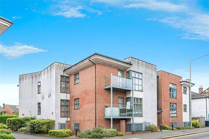 2 Bedroom Flat For Sale In High Street, Addlestone, Surrey, KT15