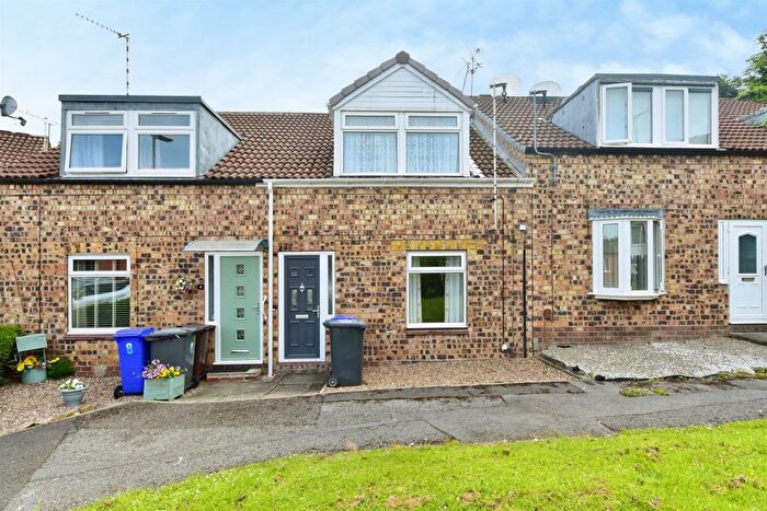 3 Bedroom Terraced House For Sale In Raseby Close, Waterthorpe, Sheffield, S20