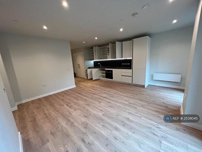 1 Bedroom Flat To Rent In Aspin Lane, Manchester, M4