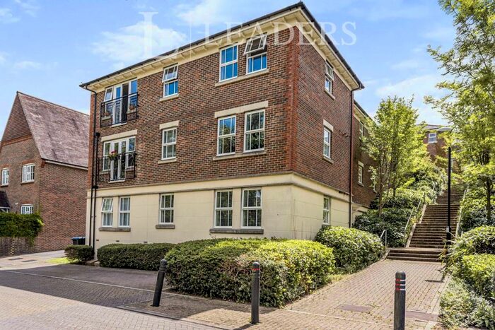 2 Bedroom Apartment To Rent In Brooklands, Haywards Heath, RH16