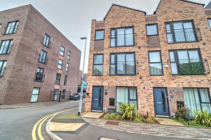 3 Bedroom Mews For Sale In Emmeline Pankhurst Drive, Manchester, M32