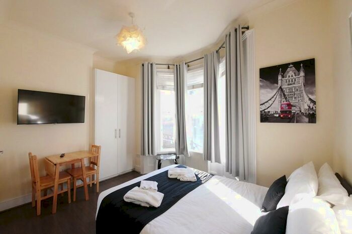 Studio To Rent In Hornsey Park Road, London, N8