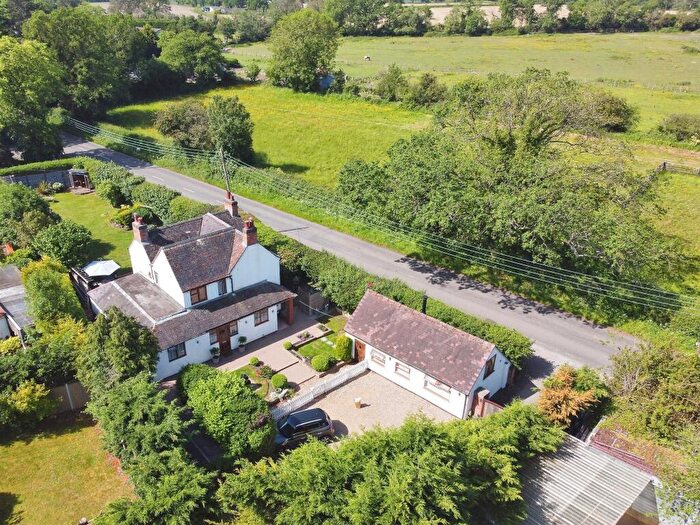 4 Bedroom Detached House For Sale In Windmill Lane, Balsall Common, CV7