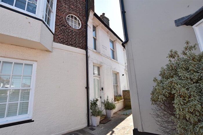 3 Bedroom Terraced House For Sale In East Street, Rye, TN31