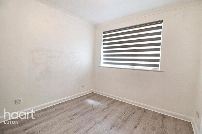 1 Bedroom Maisonette For Sale In The Ridings, Luton, LU3