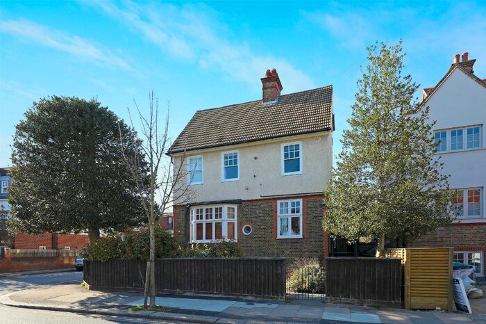 2 Bedroom Flat To Rent In Belvedere Grove, London, SW19