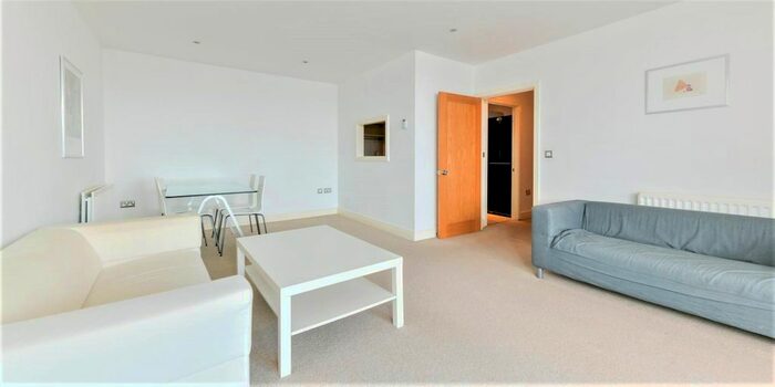 3 Bedroom Flat To Rent In Wards Wharf Approach, London, E16