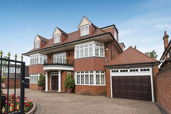 7 Bedroom Detached House For Sale In View Road, N6