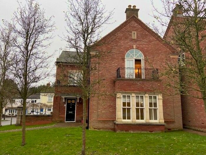 2 Bedroom Flat To Rent In Guys Common, Dunchurch, CV22