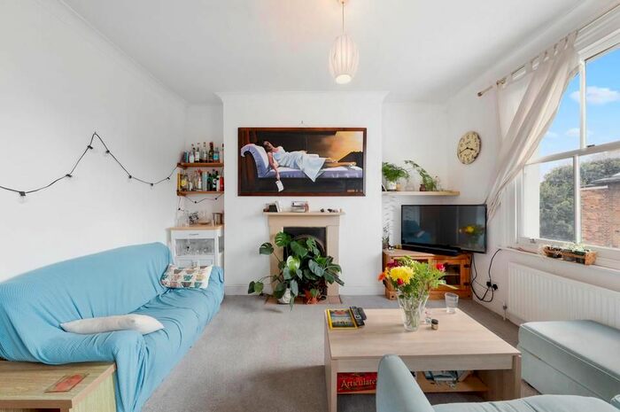 2 Bedroom Flat To Rent In St. Martin's Road, London, SW9