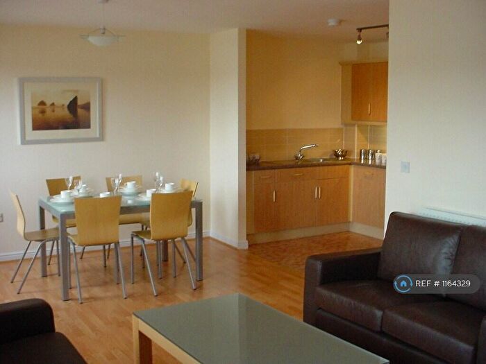 3 Bedroom Flat To Rent In Hampden Gardens, Cambridge, CB1