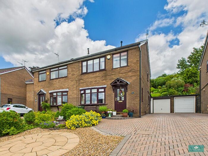 3 Bedroom Semi-Detached House For Sale In Woodford Avenue, Shaw, Oldham, Greater Manchester, OL2