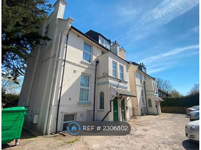 1 Bedroom Flat To Rent In Cleveland Road, Uxbridge, UB8