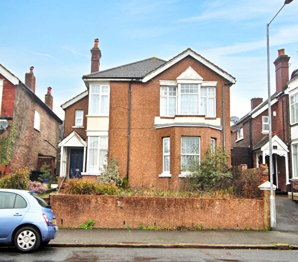 3 Bedroom Flat For Sale In Dorset Road, Bexhill On Sea, TN40