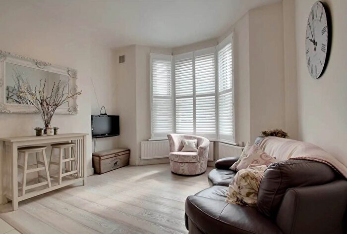 2 Bedroom Flat To Rent In Ashmore Road, Maida Vale, W9