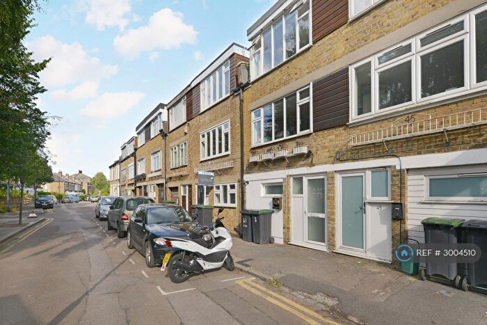 3 Bedroom Terraced House To Rent In Lynton Road, London, N8