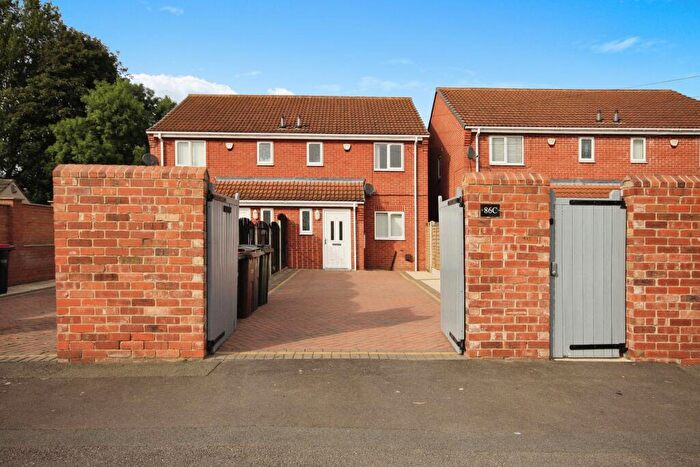 3 Bedroom Semi-Detached House To Rent In Katherine Road, S66