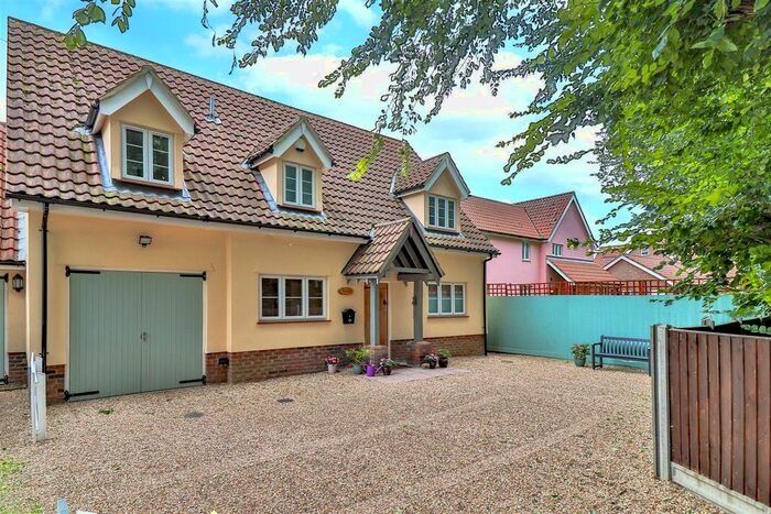 4 Bedroom Link Detached House For Sale In Whatfield Road, Elmsett, Ipswich, IP7