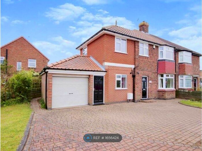4 Bedroom Semi-Detached House To Rent In Askham Lane, York, YO24