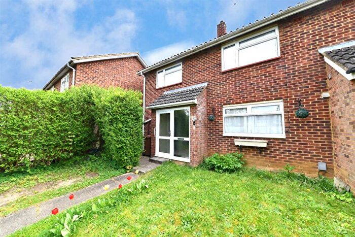 3 Bedroom End Of Terrace House For Sale In Abbots Grove, Stevenage, SG1