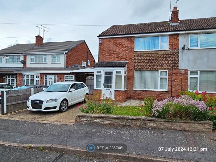 3 Bedroom Semi-Detached House To Rent In Grass Acres, Leicester, LE3