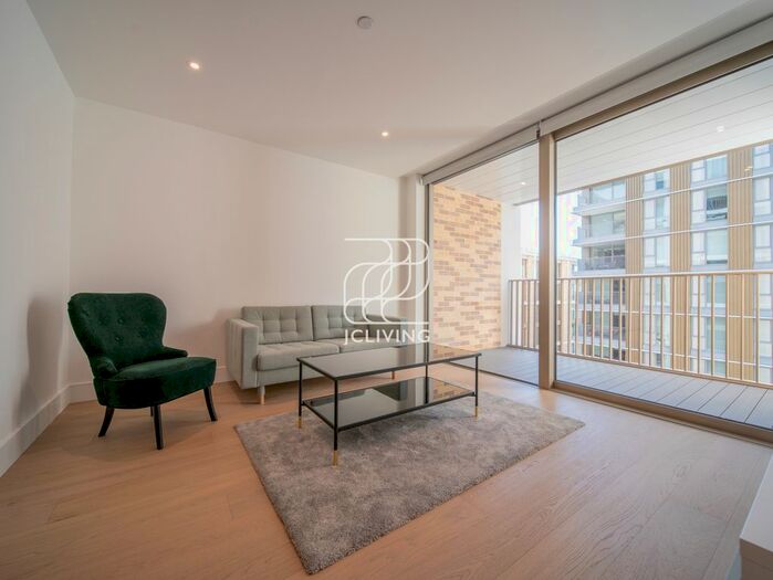 1 Bedroom Flat To Rent In Salisbury House, Battersea, SW11