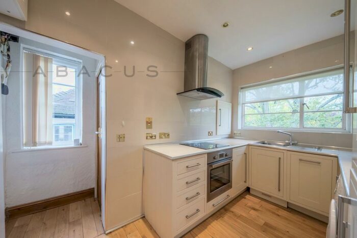 2 Bedroom Flat To Rent In Ossulton Way, Hampstead Garden Suburb, N2