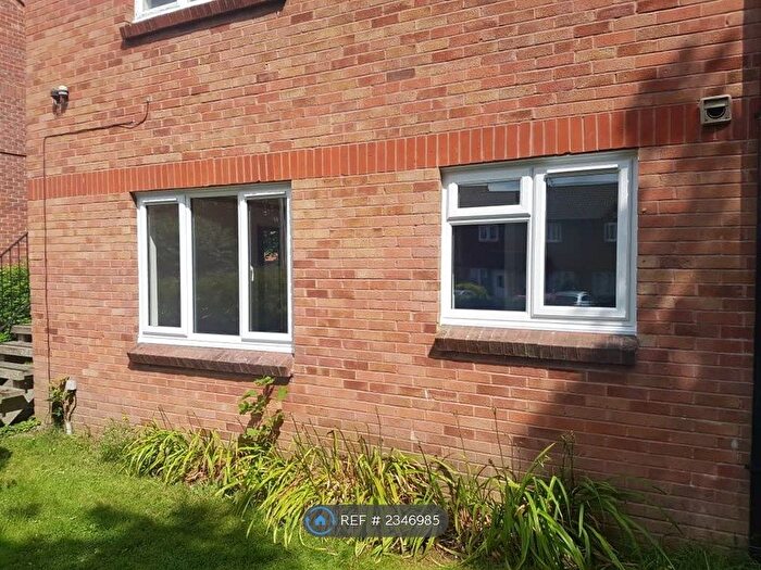 Studio To Rent In Lowdell Close, West Drayton, UB7