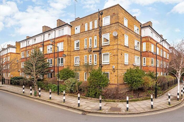 2 Bedroom Flat For Sale In Whites Grounds Estate, London Bridge, SE1