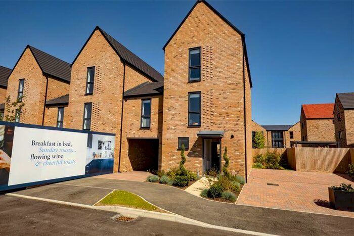 4 Bedroom Town House To Rent In Blackthorn Way, Winteringham, St Neots, PE19