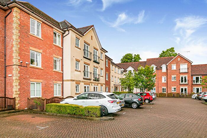 2 Bedroom Flat For Sale In Albany Place, Egham, Surrey, TW20