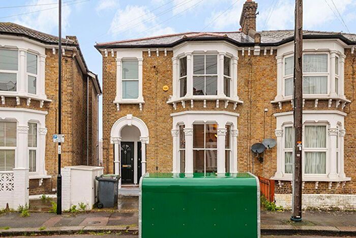 1 Bedroom Flat To Rent In Radford Road, London, SE13