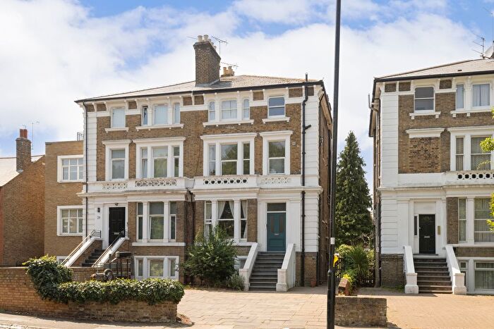 2 Bedroom Flat For Sale In Argyle Road, Ealing, London, W13