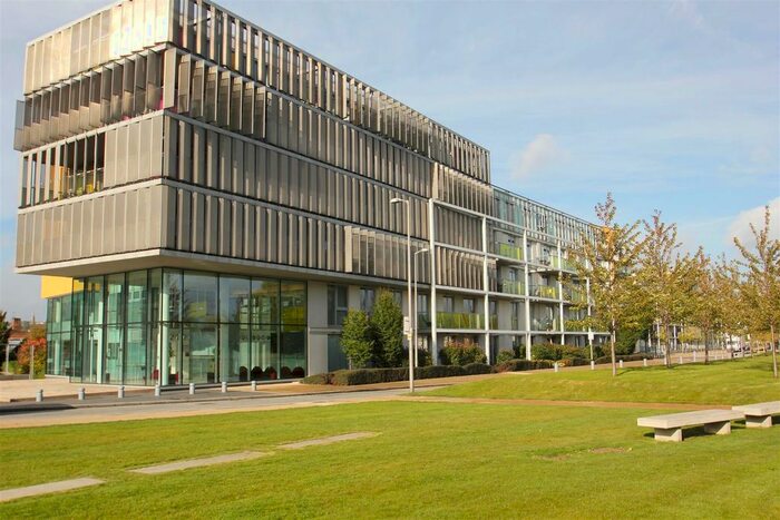 1 Bedroom Flat To Rent In Amazon Apartments, New River Village, N8