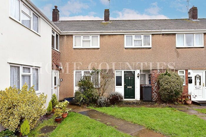 3 Bedroom Terraced House For Sale In Holly Drive, Potters Bar, EN6