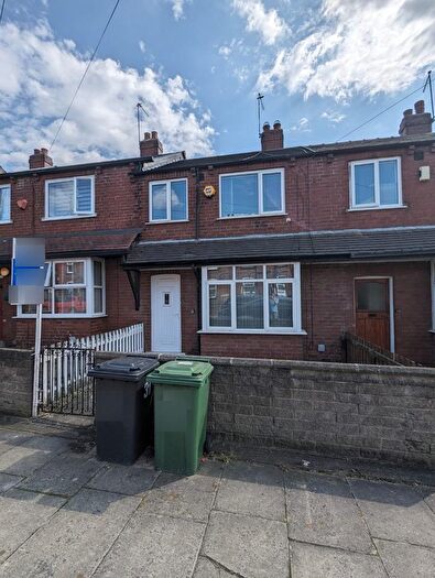 3 Bedroom Terraced House To Rent In Colenso Road, Leeds, LS11