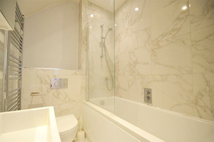 2 Bedroom Duplex To Rent In Manor Place, Sutton, SM1