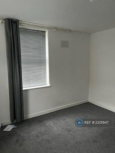 Studio To Rent In Fawcett Estate London, London, RM17