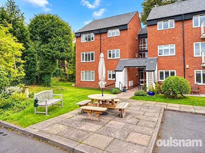2 Bedroom Flat For Sale In Corbett Avenue, Droitwich, Worcestershire, WR9