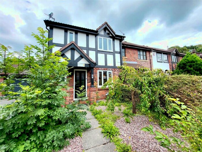 3 Bedroom End Of Terrace House To Rent In Little Aston Close, Macclesfield, Cheshire, SK10