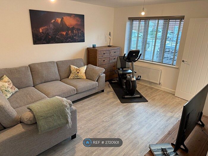 3 Bedroom Semi Detached House To Rent In Bossu Drive, Oadby, Leicester, LE2