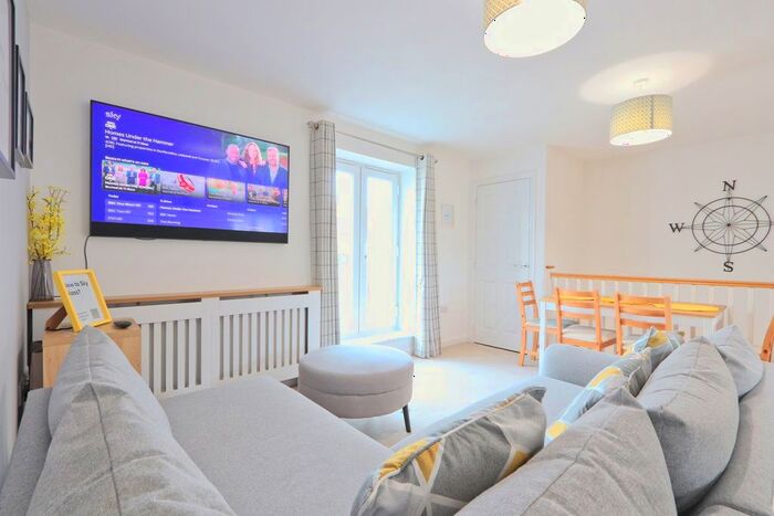 2 Bedroom Flat To Rent In Broad Leaze, Patchway, Bristol, BS34